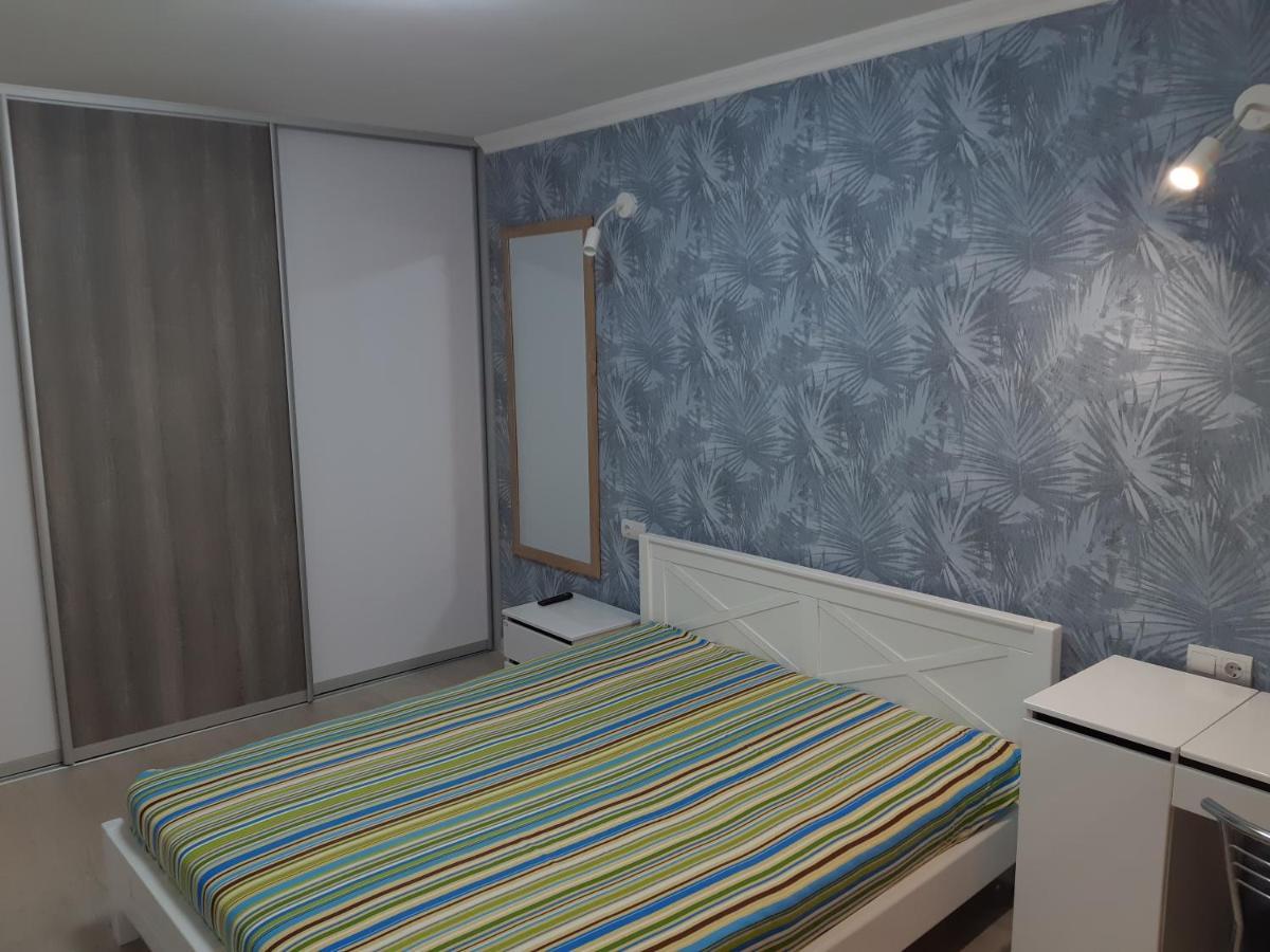 Apartment Near Stadio Metalist Kharkiv Eksteriør billede